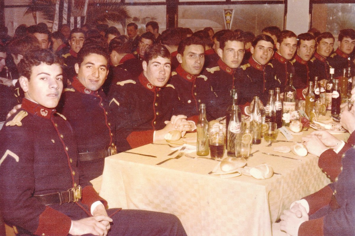 1977 - Foto 06 - Comida