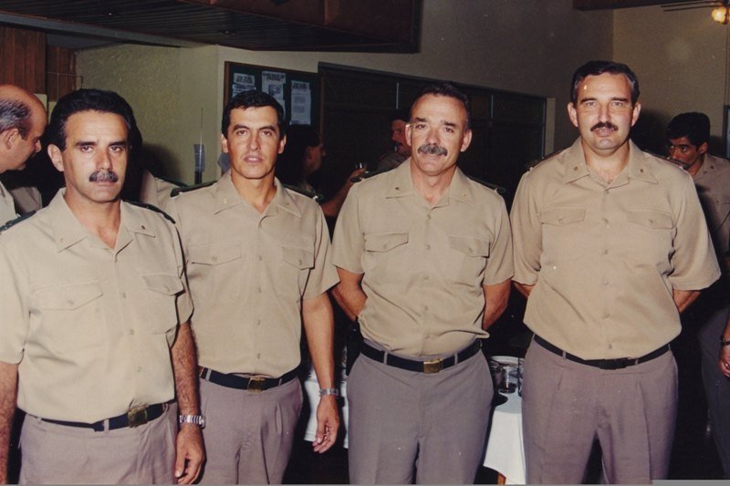 Oficiales - Foto 12 - B.I.1,1999