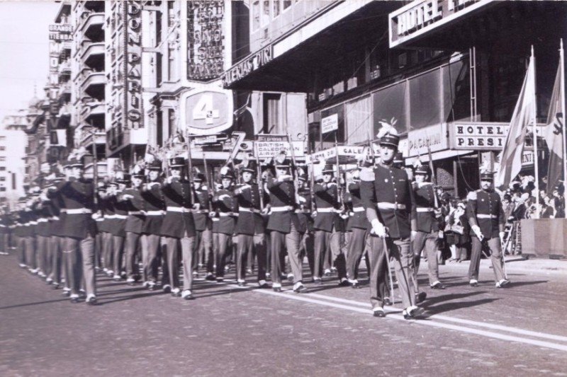 1975 - Foto 14 - Desfile