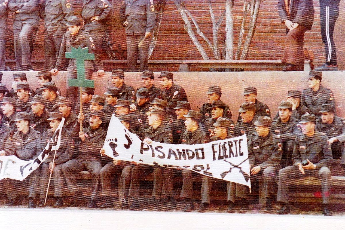 1977 - Foto 09 - Hinchada