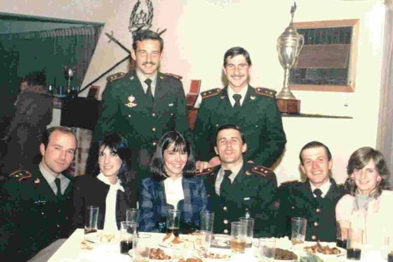 Oficiales - Foto 07 - EM, 1985