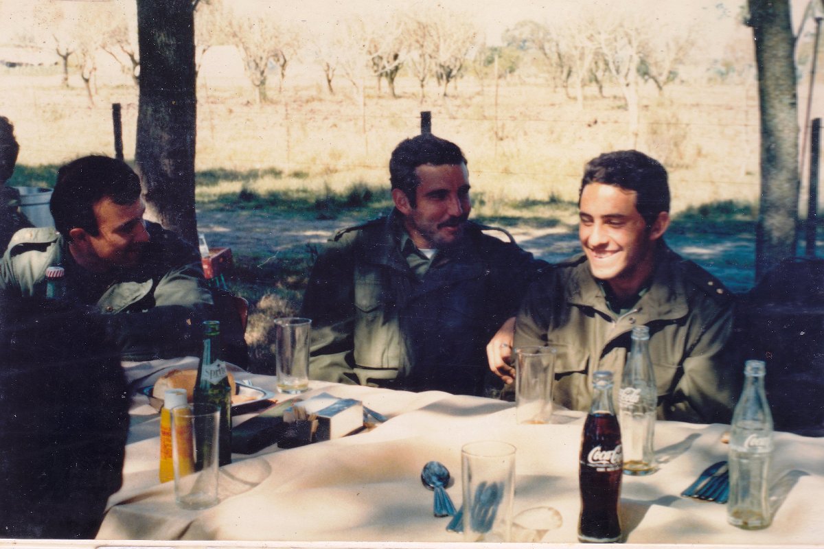 Oficiales - Foto 10 - EM, 1981