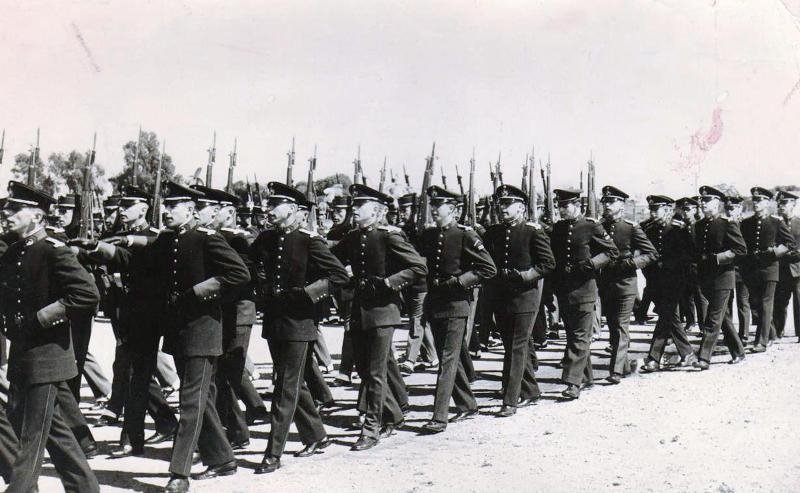 Fotos históricas - Foto 06 - Entrega de uniformes, 1974