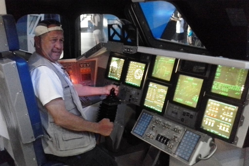 Fotos curiosas - Foto 03 - El Macho astronauta, 2015